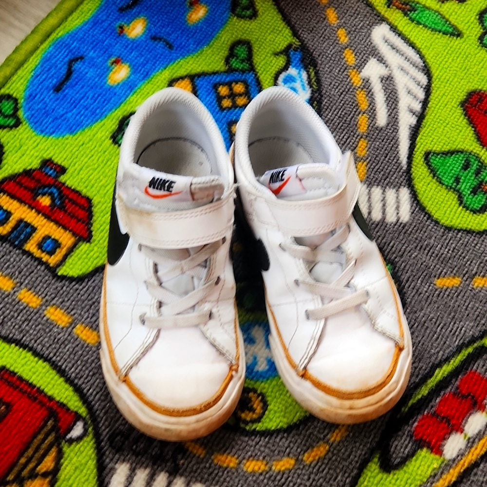 9c nike sneakers